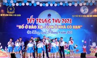  Trao 102 học bổng cho học sinh vùng sâu, con ngư dân và cán bộ, chiến sĩ Trường Sa 