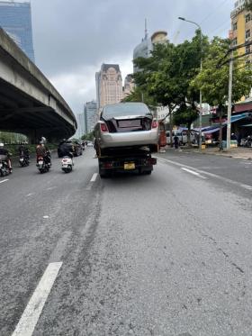 Hà Nội: Loạt xe sang, siêu 'chạy ngập', theo thang máy lên tầng cao  第8张