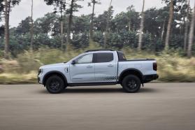 Ford Ranger PHEV 2025: Chạy 45km không cần xăng, vận hành khác xe xăng nhưng tiết kiệm hơn  第7张