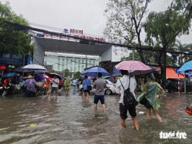 Mưa lũ, Bệnh viện K tăng thêm giường, miễn phí lưu trú cho bệnh nhân