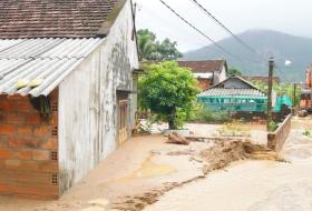 &quot;Ban chống bão mà ai cũng xin về nhà vì vợ ốm con đau thì rất khó&quot;