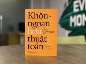 'Khôn ngoan hơn thuật toán’ -  cuốn sách sống còn trong thời đại số 第1张