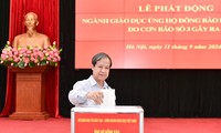  &apos;Lẵng hoa&apos; đặc biệt trong lễ khai giảng trường Đại học Ngoại thương 