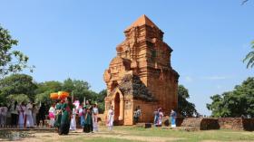 Công bố bảo vật Linga vàng