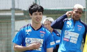 Yokohama FC chia tay đau xót: Nhớ Công Phượng vì… pha cà phê ngon