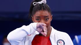 &quot;Thước phim&quot; cuối sự nghiệp của huyền thoại TDDC Mỹ Simone Biles  第2张