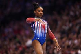 &quot;Thước phim&quot; cuối sự nghiệp của huyền thoại TDDC Mỹ Simone Biles  第3张