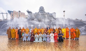  &apos;Trai bao&apos; ngỡ ngàng vì quý bà đại gia thẳng tay &apos;đá&apos; mình, thay tình trẻ trong nháy mắt 