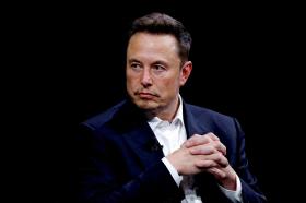 Elon Musk và Larry Ellison 'nài nỉ' Jensen Huang bán chip trong bữa tối 