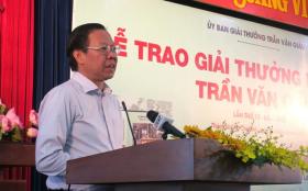  Ông Phan Văn Mãi trao giải thưởng Trần Giàu 2024 第4张