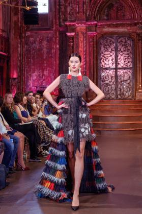 Tuyết Lê trình diễn thời trang tại New York Couture Fashion Week