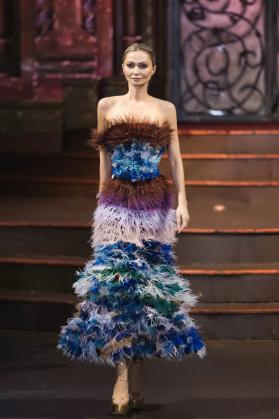 Tuyết Lê trình diễn thời trang tại New York Couture Fashion Week