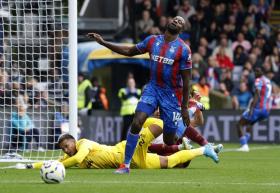  Crystal Palace đang &quot;trả giá&quot; sau một mùa giải thành công