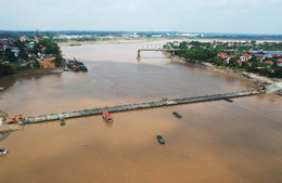 Lý do cầu phao Phong Châu tạm dừng hoạt động