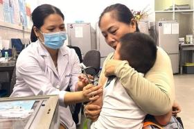 Tuần tới, TP.HCM tập trung tăng tỷ lệ tiêm vaccine sởi cho nhóm trẻ nguy cơ từ 1-10 tuổi