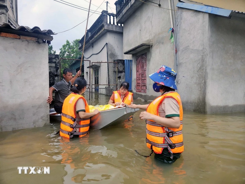 
&apos;Bếp ăn 0 đồng&apos; gửi yêu thương đến bà con vùng ngập lụt ở Hà Nam
