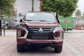 Tin tức giá xe: Mitsubishi Pajero Sport dọn kho, giá còn từ 920 triệu, chỉ ngang Ford Territory