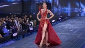 Quế Anh biến hóa váy dạ hội tại Miss Grand International 